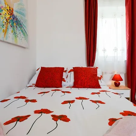 Villa Romantica Avec Piscine, 5 Studio Appartements, 5 Salles De Bains, 5 Cuisines, 12 Personnes Prázdninový dům Zadar