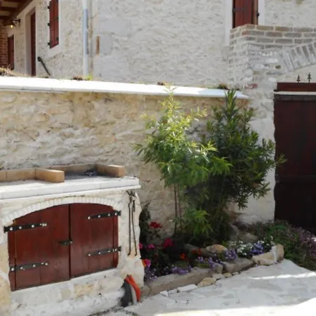 Prázdninový dům Villa Romantica Avec Piscine, 5 Studio Appartements, 5 Salles De Bains, 5 Cuisines, 12 Personnes Zadar