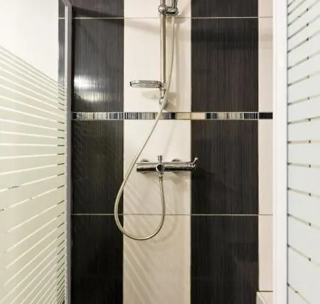 Prázdninový dům Villa Romantica Avec Piscine, 5 Studio Appartements, 5 Salles De Bains, 5 Cuisines, 12 Personnes Zadar