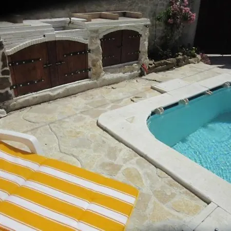 Prázdninový dům Villa Romantica Avec Piscine, 5 Studio Appartements, 5 Salles De Bains, 5 Cuisines, 12 Personnes