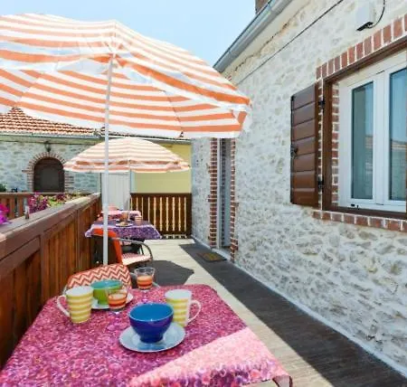 Villa Romantica Avec Piscine, 5 Studio Appartements, 5 Salles De Bains, 5 Cuisines, 12 Personnes Prázdninový dům Zadar