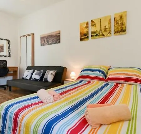 Villa Romantica Avec Piscine, 5 Studio Appartements, 5 Salles De Bains, 5 Cuisines, 12 Personnes Prázdninový dům