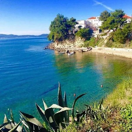 Villa Romantica Avec Piscine, 5 Studio Appartements, 5 Salles De Bains, 5 Cuisines, 12 Personnes *