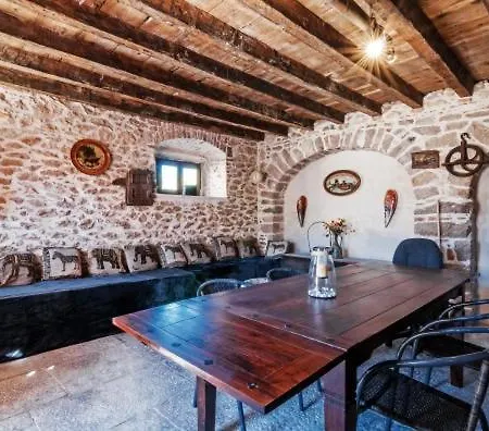 Villa Romantica Avec Piscine, 5 Studio Appartements, 5 Salles De Bains, 5 Cuisines, 12 Personnes Prázdninový dům *