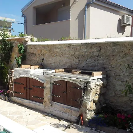 Villa Romantica Avec Piscine, 5 Studio Appartements, 5 Salles De Bains, 5 Cuisines, 12 Personnes
