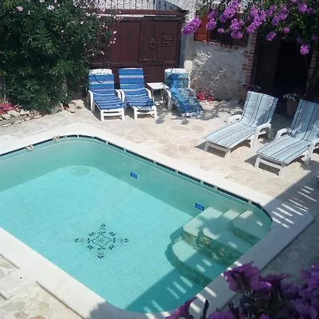 Villa Romantica Avec Piscine, 5 Studio Appartements, 5 Salles De Bains, 5 Cuisines, 12 Personnes