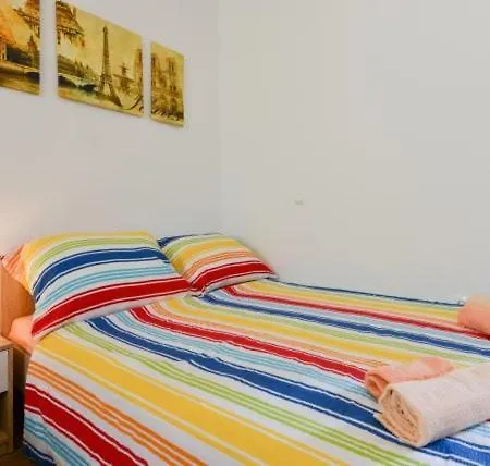 Villa Romantica Avec Piscine, 5 Studio Appartements, 5 Salles De Bains, 5 Cuisines, 12 Personnes Prázdninový dům Zadar