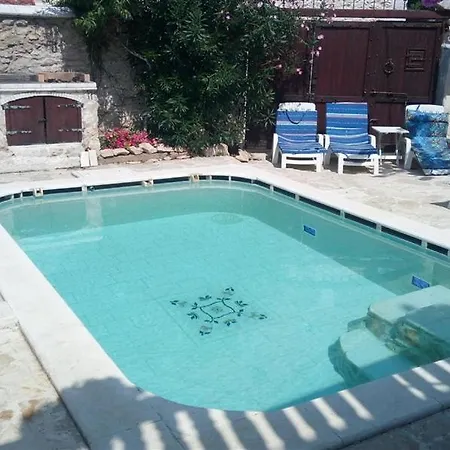Villa Romantica Avec Piscine, 5 Studio Appartements, 5 Salles De Bains, 5 Cuisines, 12 Personnes Prázdninový dům *